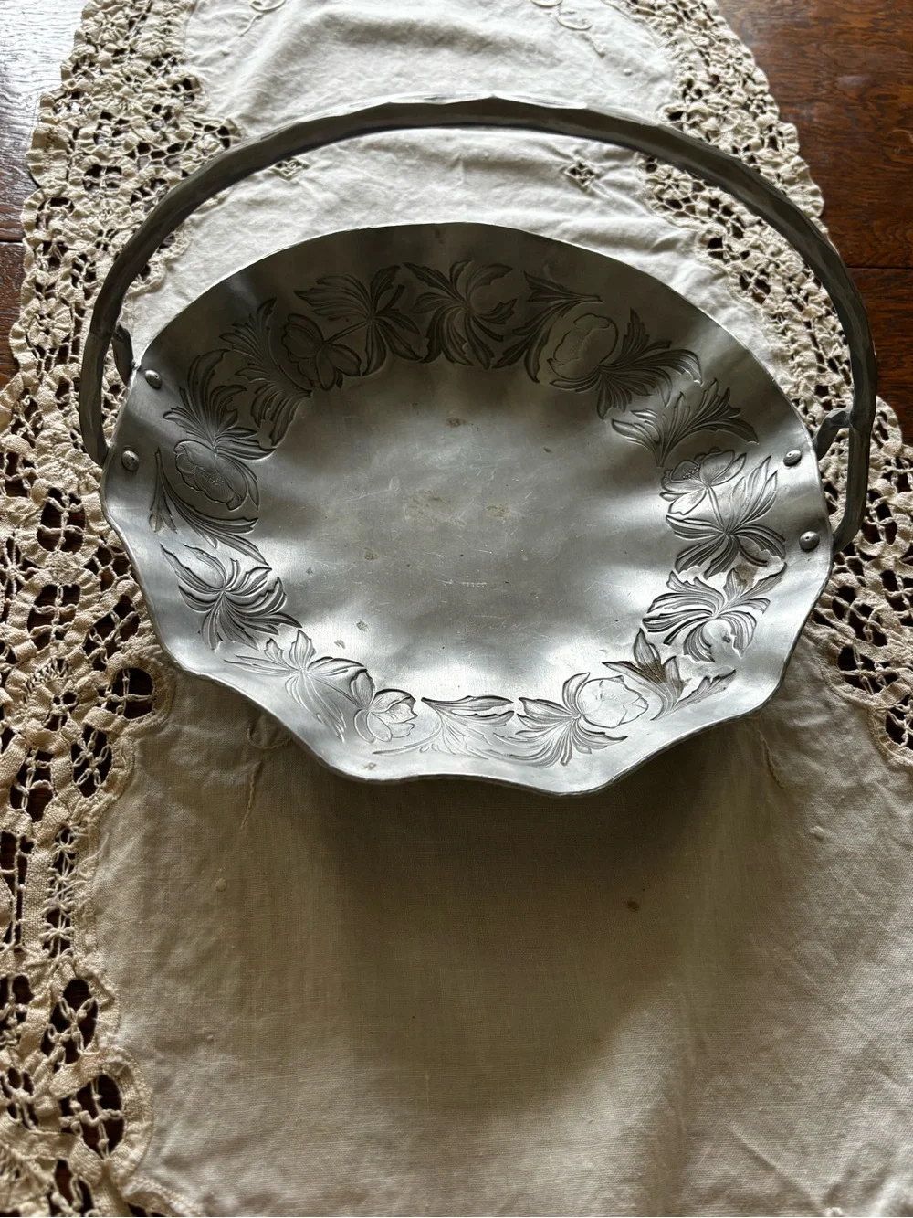 Everlast Hand forged Silver-Embossed Floral Aluminum Basket with Handle
